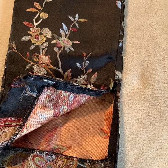 NWT Alice and Olivia cropped slacks - Picture 5 of 5